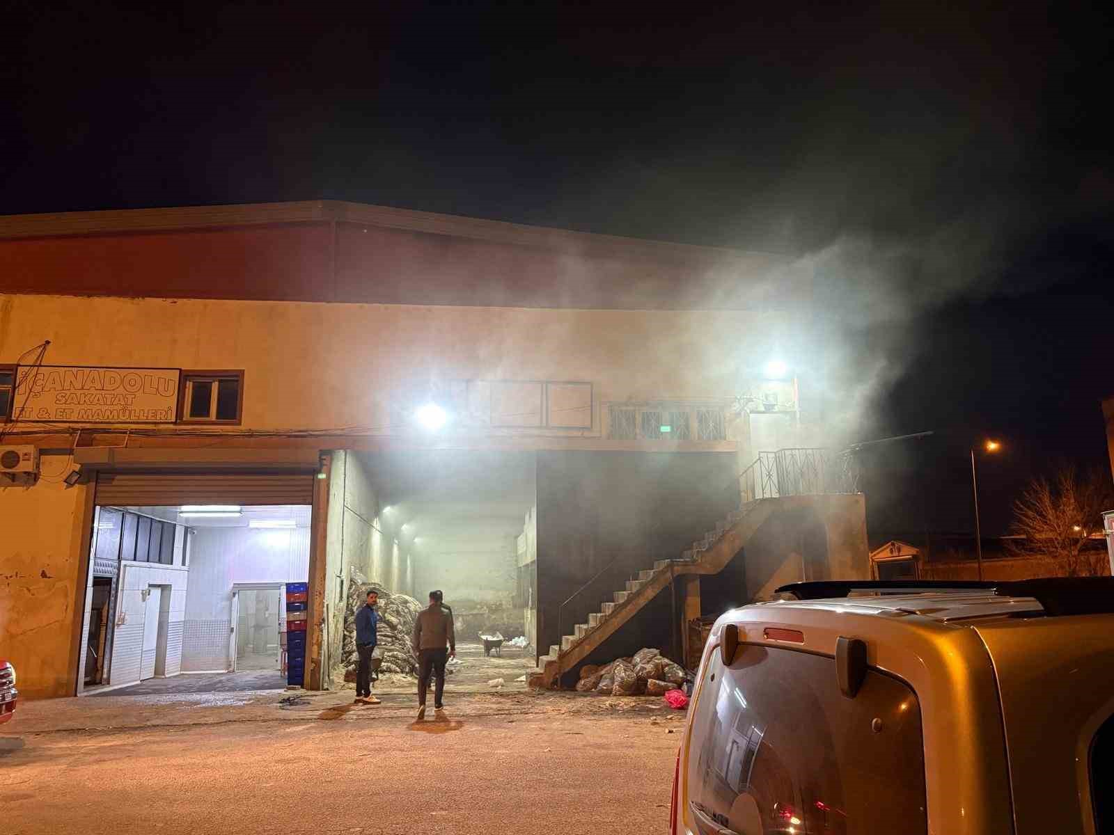 kayseride hayvansal yan urunler tesisinde yangin 0