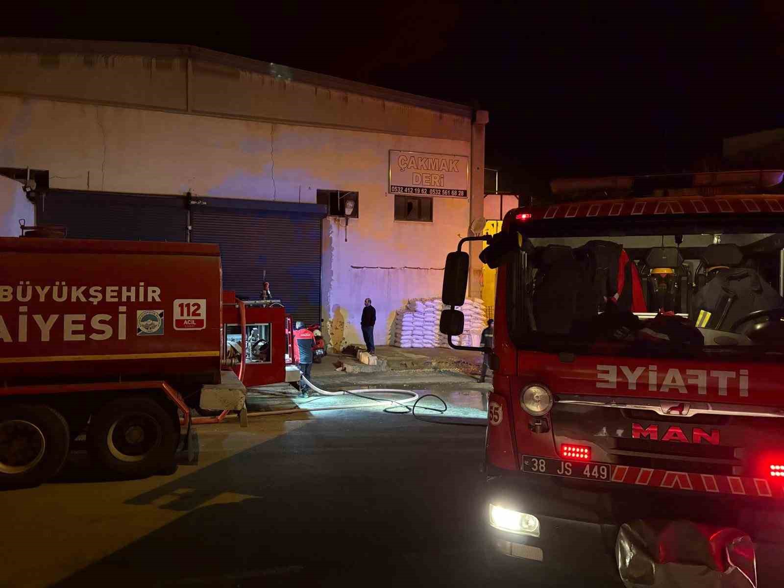 kayseride hayvansal yan urunler tesisinde yangin 3 8hsk33BA