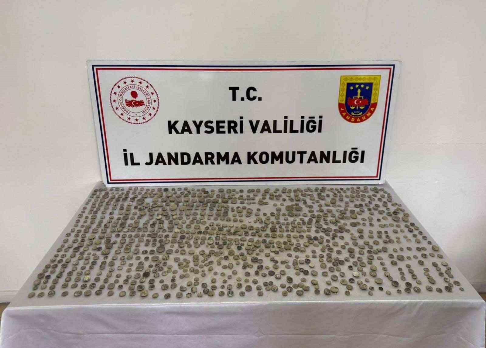 Kayseri’de Helenistik döneme ait bin 291 adet sikke ele geçirildi: 1 gözaltı 4 kayseride helenistik doneme ait bin 291 adet sikke ele gecirildi 1 gozalti 0 fGYqkwcZ