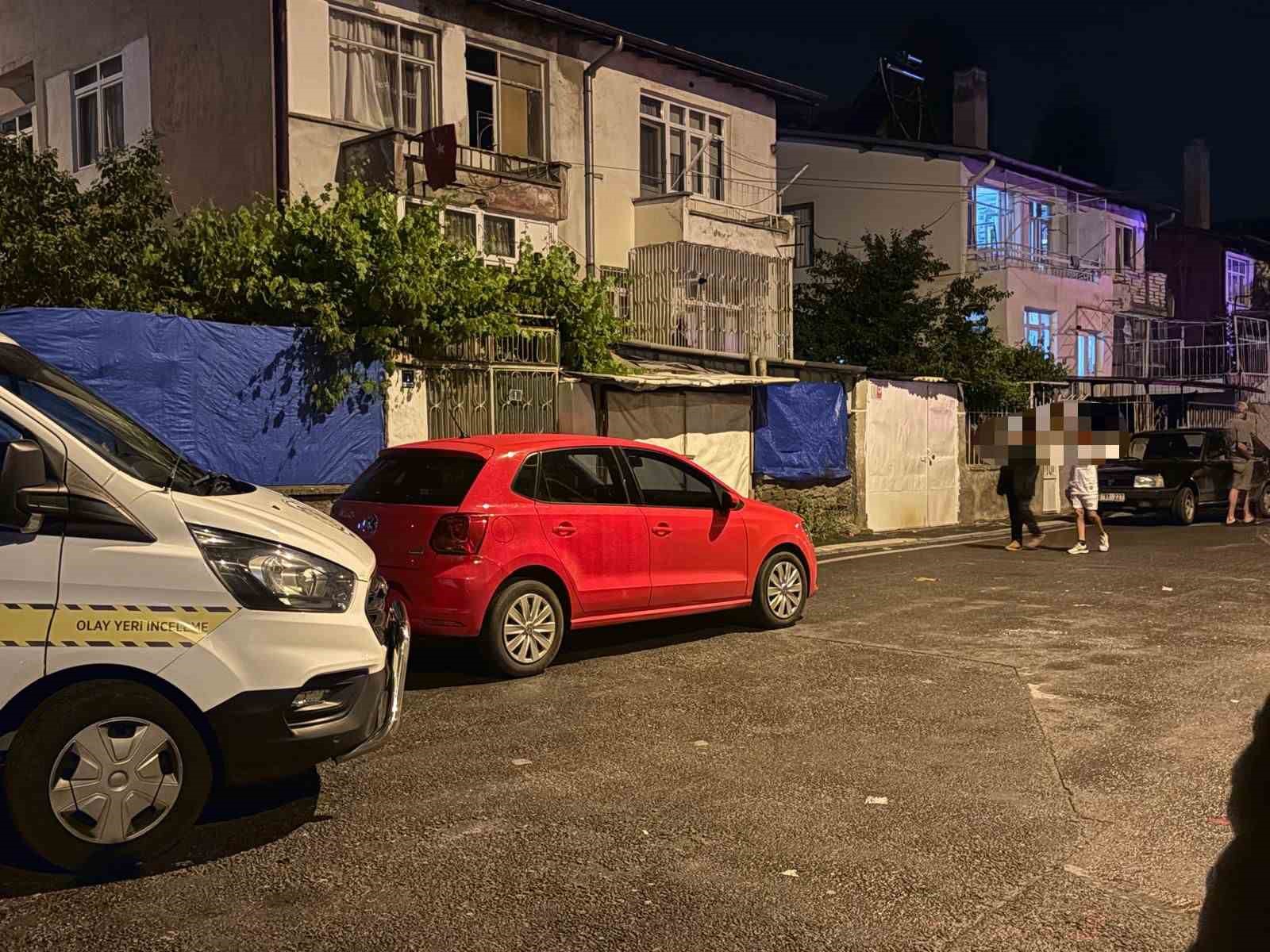 kayseride husumetlilerin hedefi olan 2 katli ev kursunlandi 0 5Q37RCVO