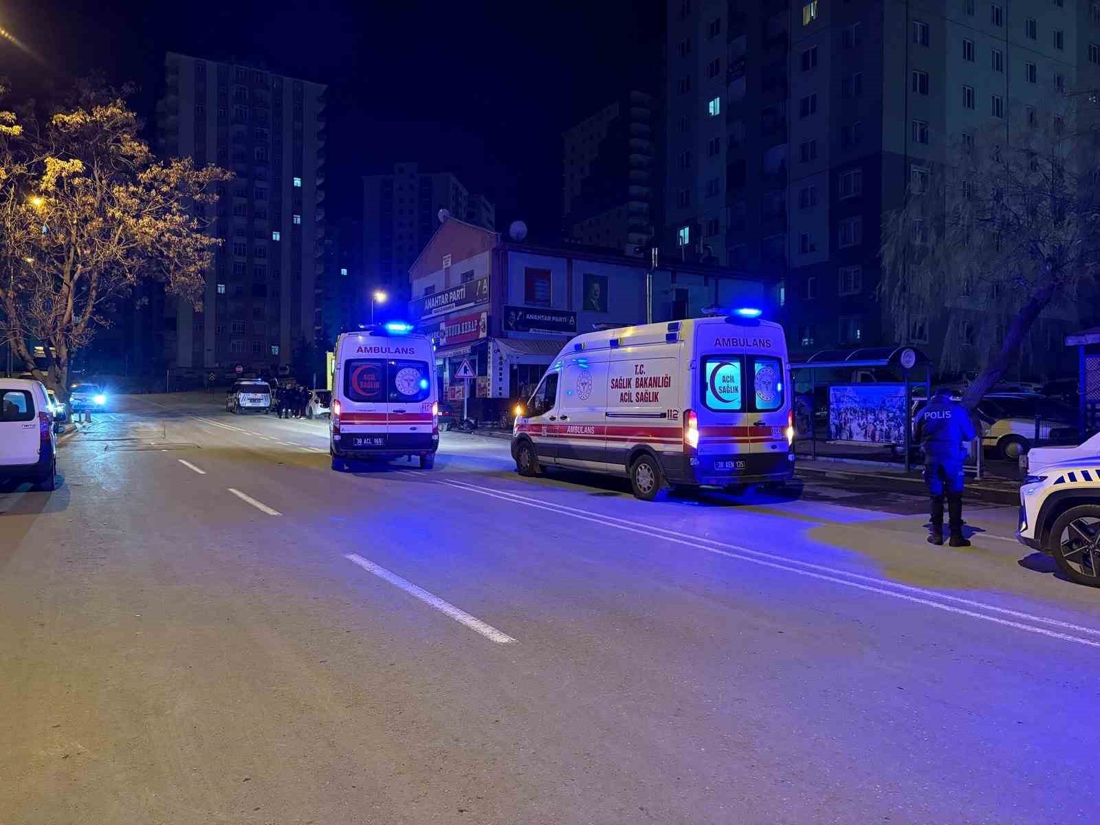 kayseride iki grup arasi bicakli kavga 2 yarali 5 EMs4hktC
