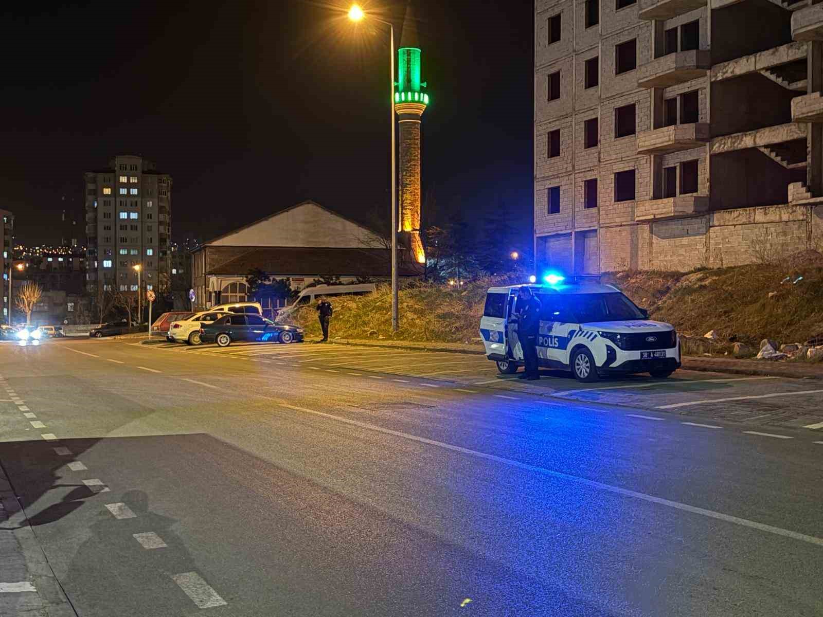 kayseride iki grup arasinda bicakli kavga 4 yarali 1 HjDvFWiw
