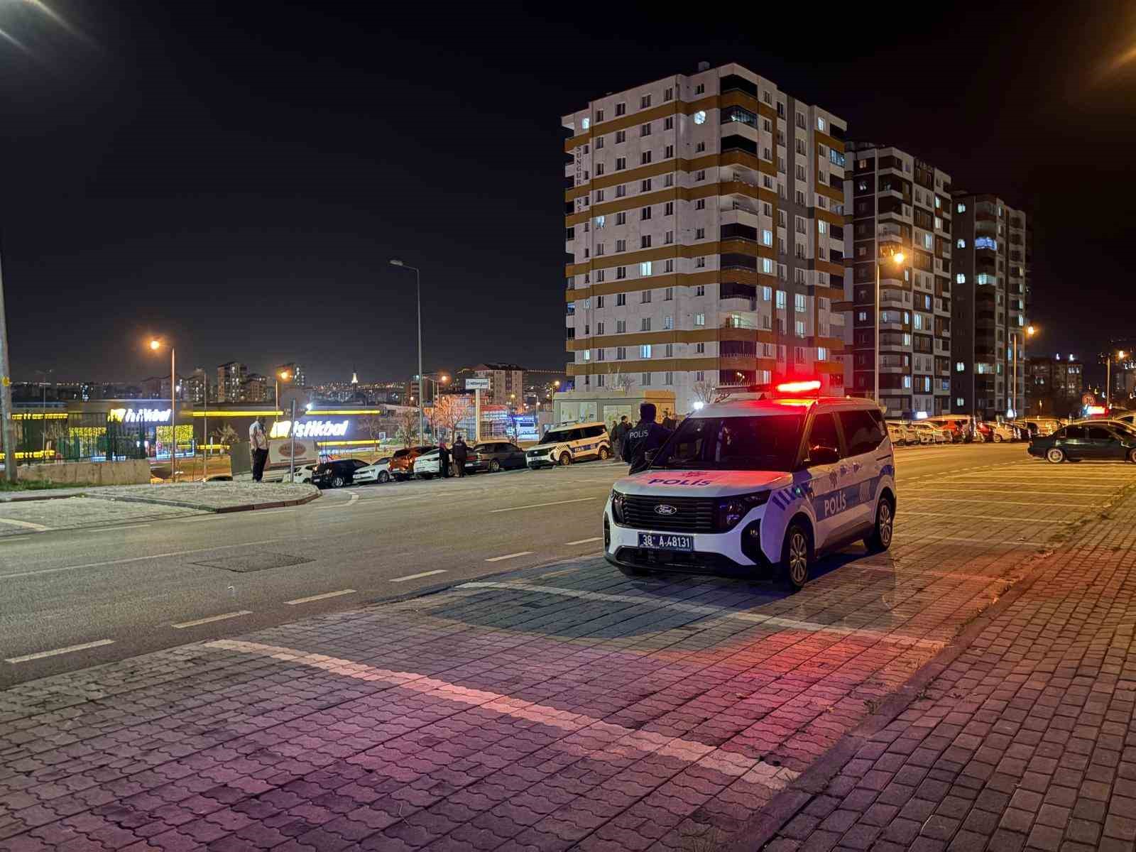 kayseride iki grup arasinda bicakli kavga 4 yarali 4 ulZMQ5Mr