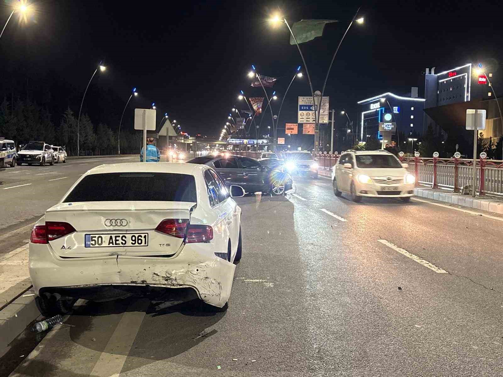 kayseride iki otomobil carpisti 1 yarali 4 uXKNeZld