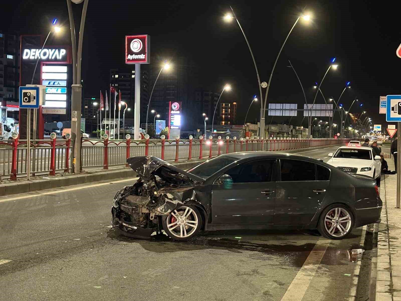 kayseride iki otomobil carpisti 1 yarali 5 tJYg41qC