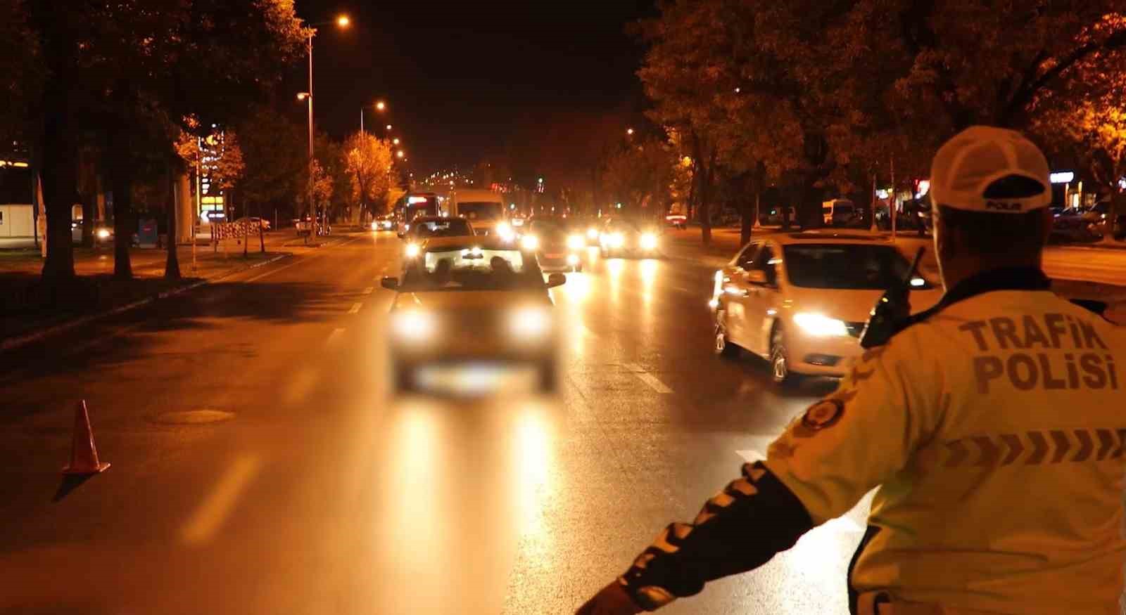 Kayseri’de il genelinde huzur uygulaması yapıldı, aranan 67 kişi yakalandı 5 kayseride il genelinde huzur uygulamasi yapildi aranan 67 kisi yakalandi 1 BfXCVbMK