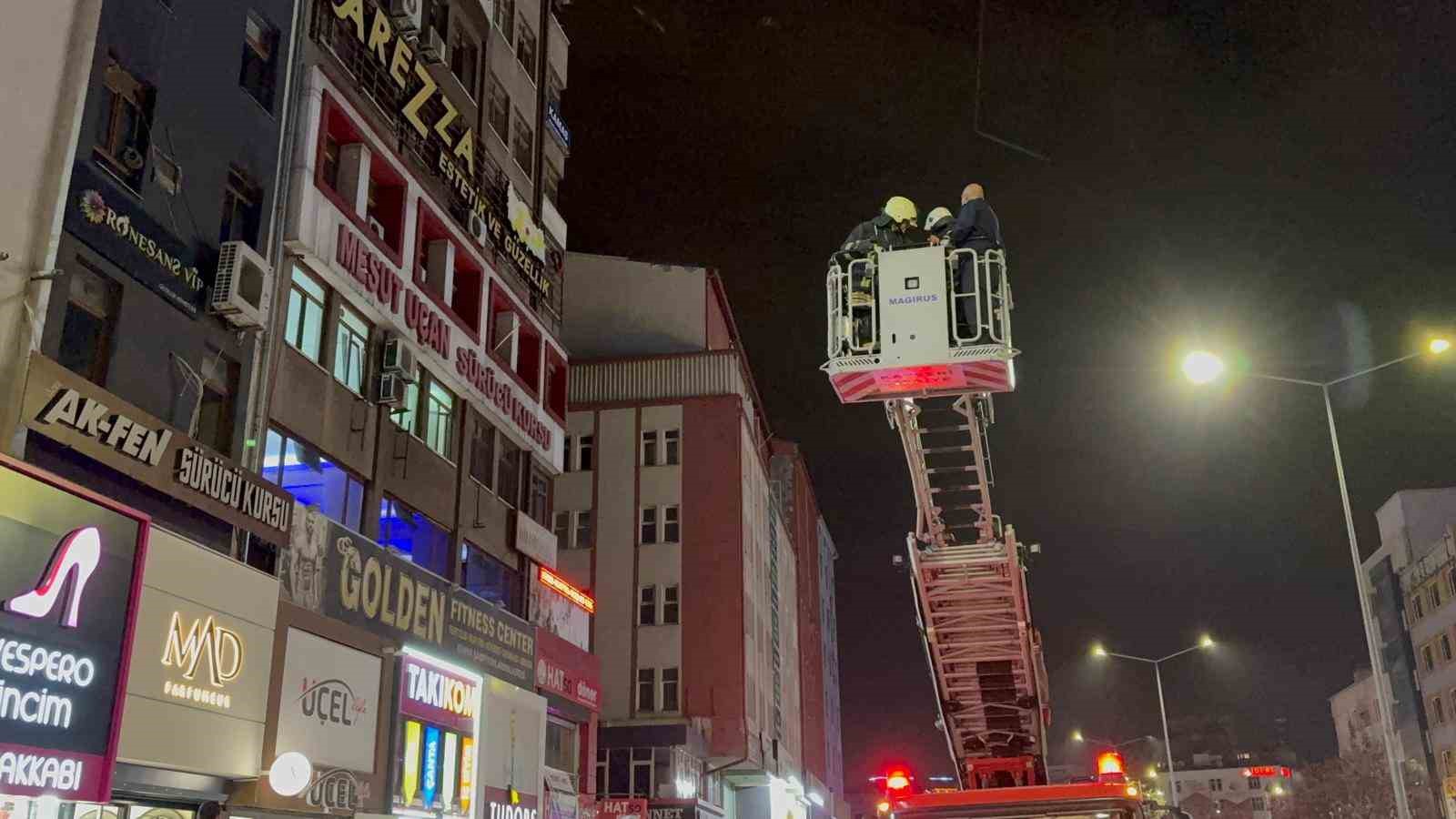 Kayseri’de iş merkezinde çıkan yangın söndürüldü 7 kayseride is merkezinde cikan yangin sonduruldu 3