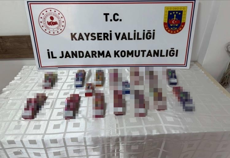 kayseride jandarma ekipleri 2025 yilinda 7 bin 900 aranan sahsi yakaladi 3