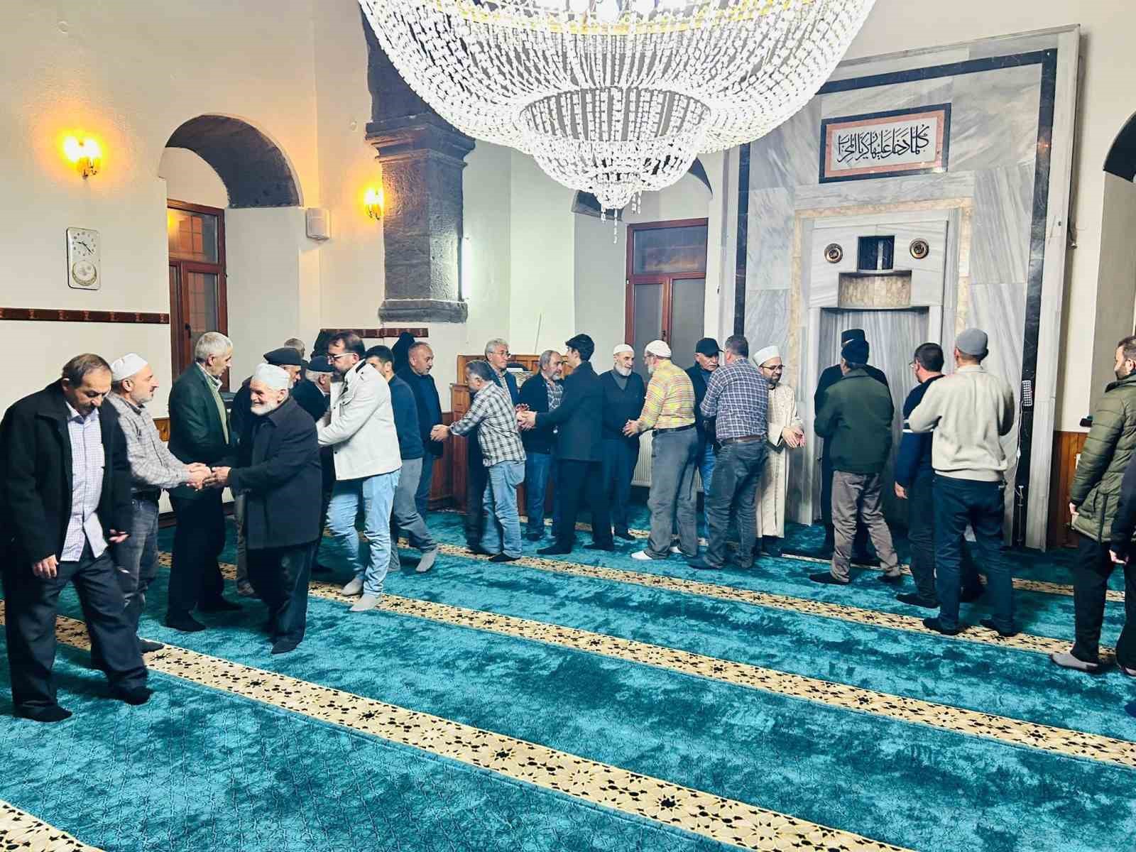 kayseride kadir gecesi dualarla idrak edildi 1 J6Xee3qN
