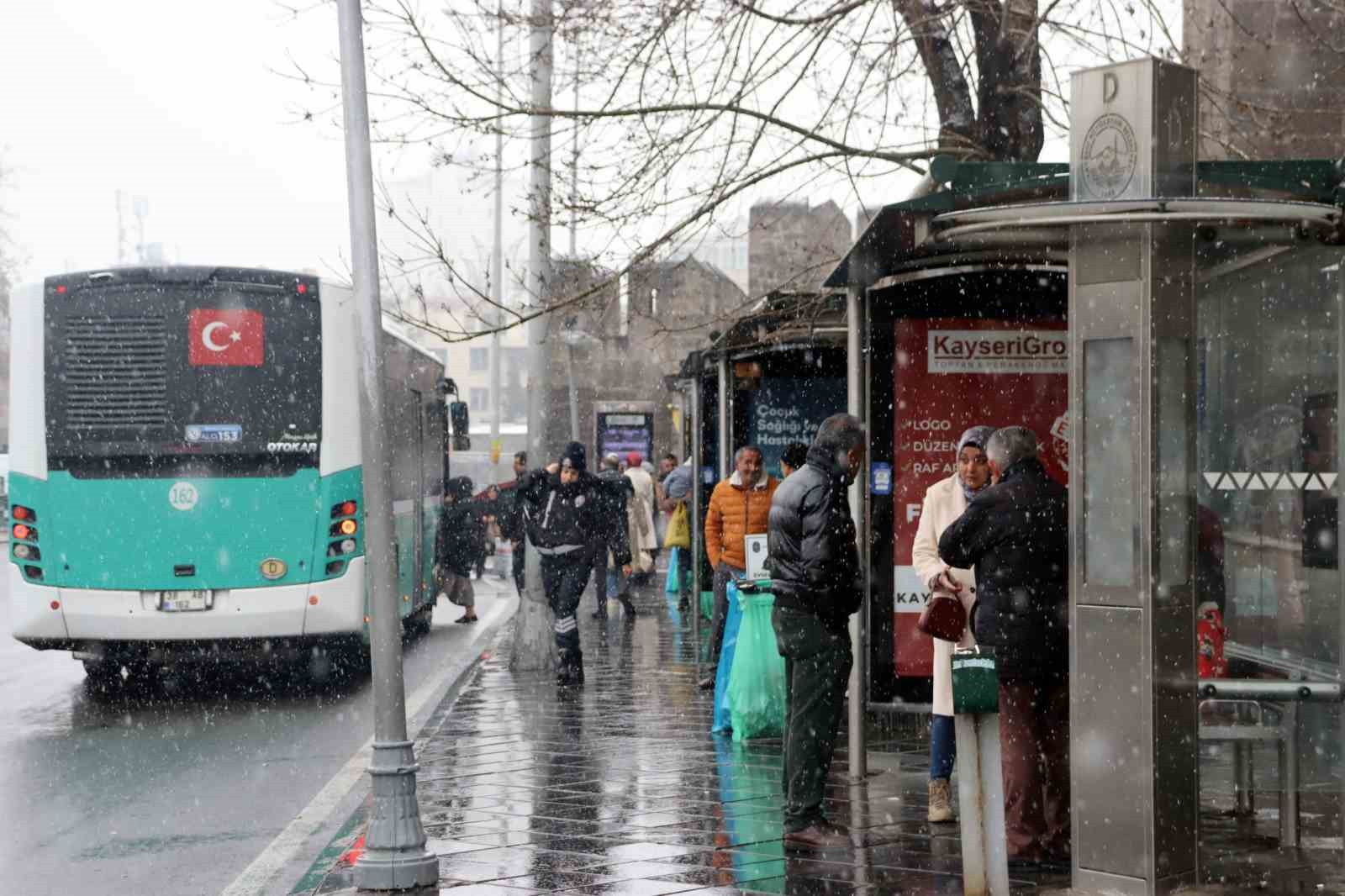 kayseride kar yagisi etkili oldu 4 6nc4TPy7
