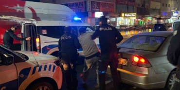 kayseride-kardesini-bicaklayan-sahis-gozaltina-alindi-1-yarali-mE57EIUS.jpg