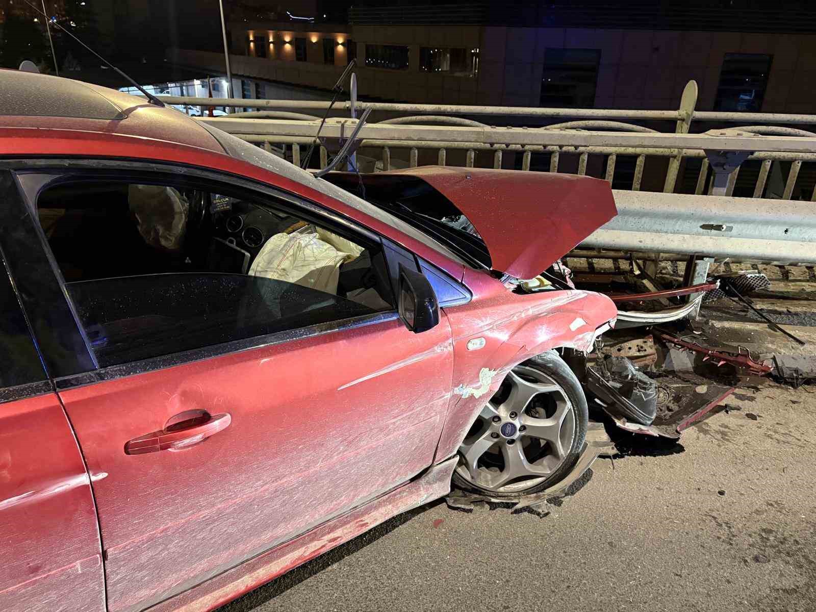 kayseride karsi yola gecen otomobil bariyerlere carpti 1 sfRdeLt2