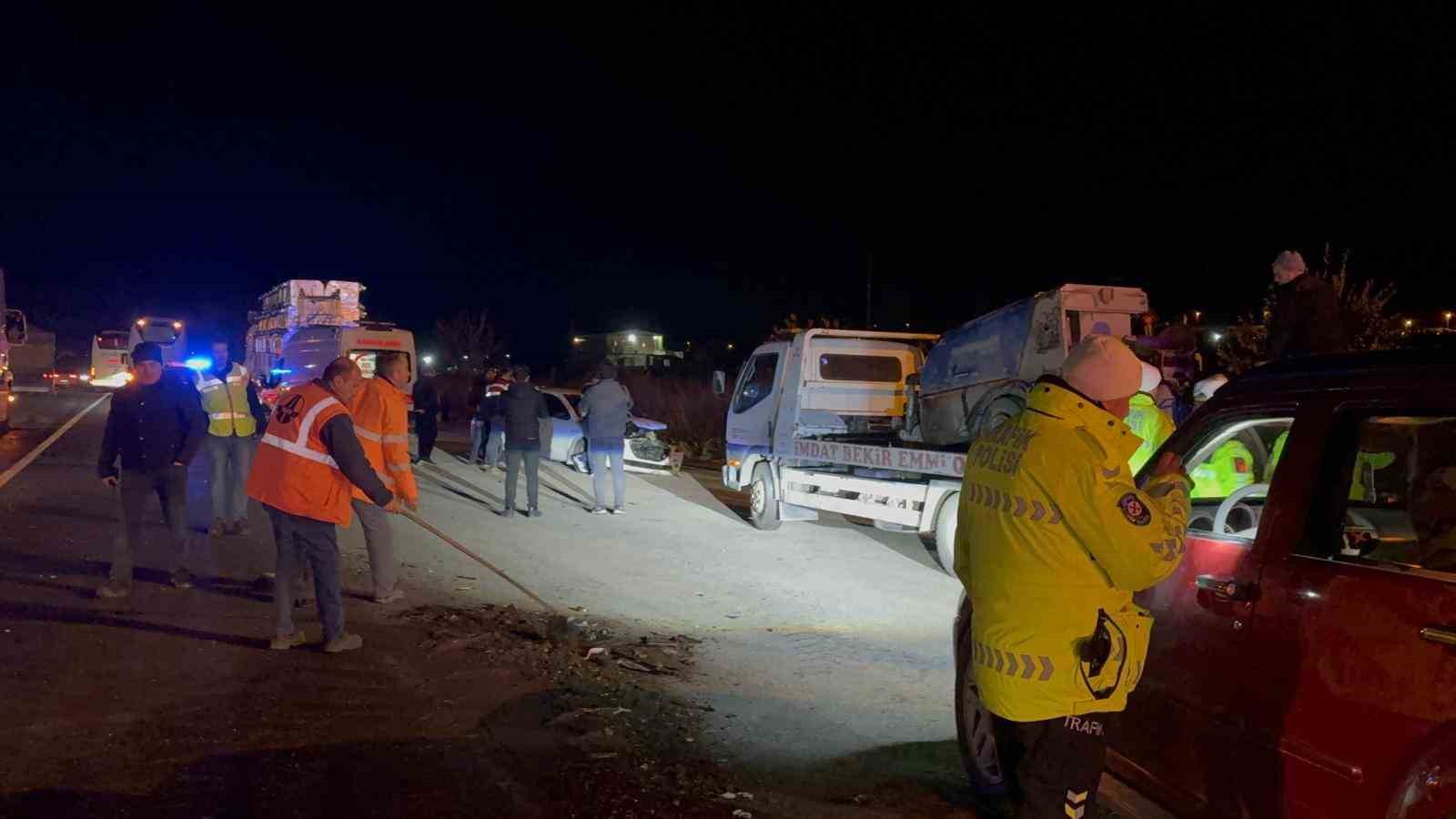 Kayseri’de kaza üstüne kaza: 1’i ağır 7 yaralı 4 kayseride kaza ustune kaza 1i agir 7 yarali 0 pPHIkgyc