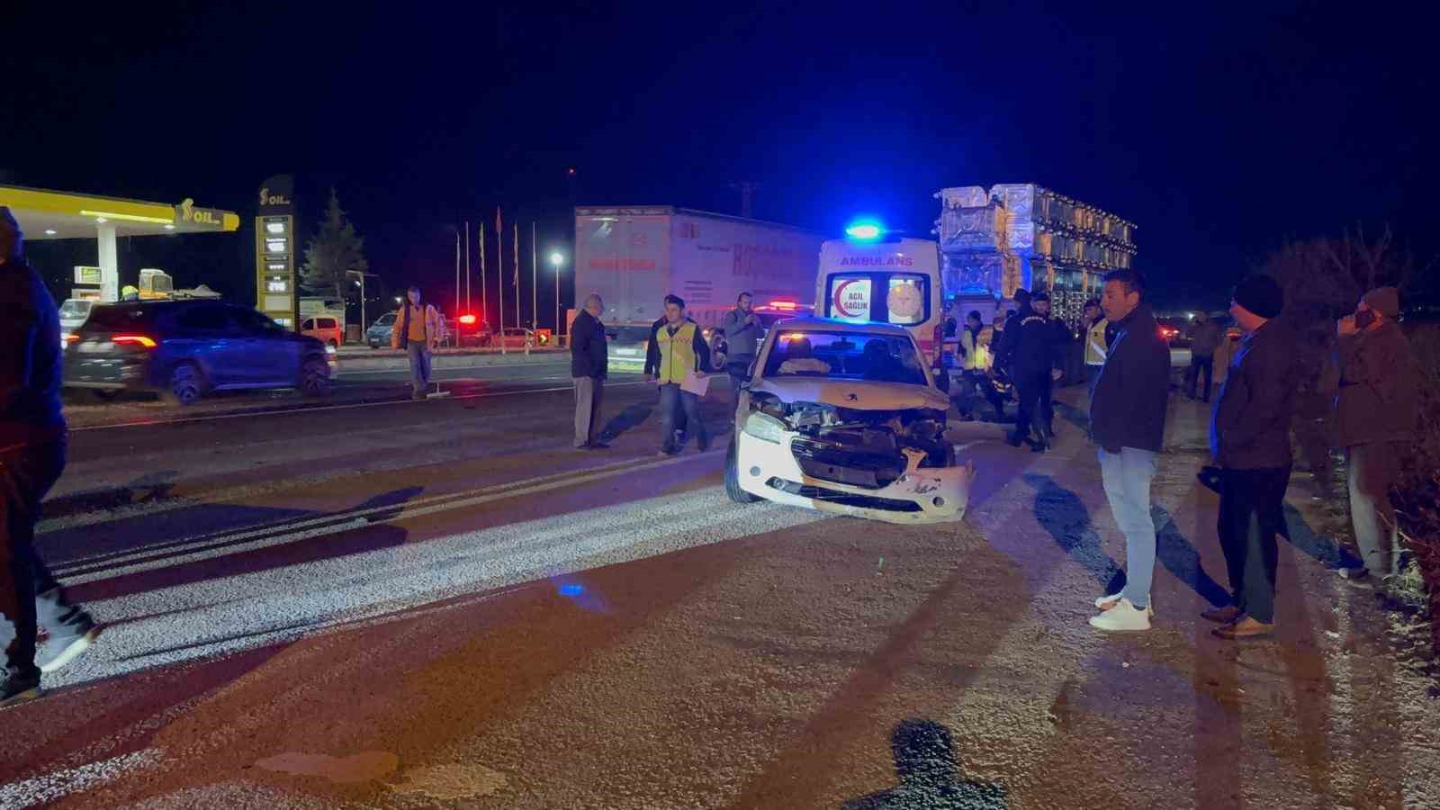 Kayseri’de kaza üstüne kaza: 1’i ağır 7 yaralı 8 kayseride kaza ustune kaza 1i agir 7 yarali 4 gbRA8uOt