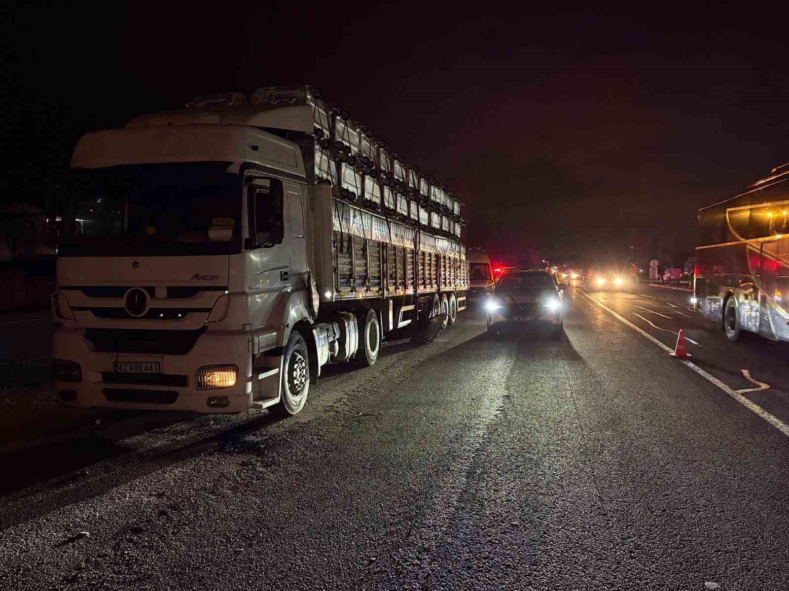 Kayseri’de kaza üstüne kaza: 1’i ağır 7 yaralı 9 kayseride kaza ustune kaza 1i agir 7 yarali 5 BIyClGgc