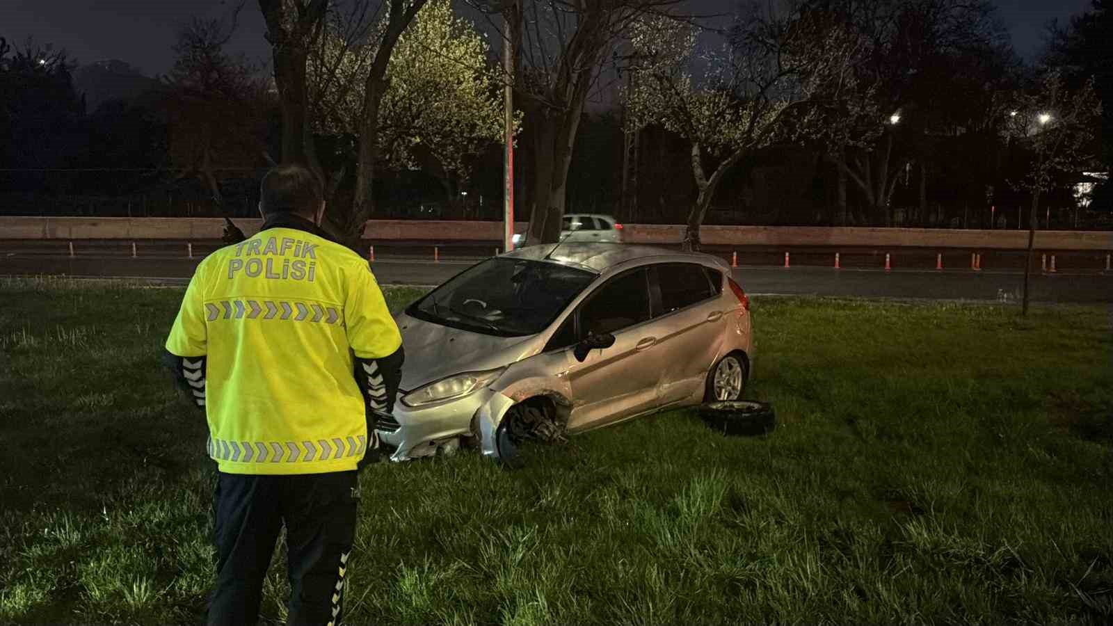 kayseride kaza yapan surucu otomobilini birakip kacti 4 qGsi9FHI