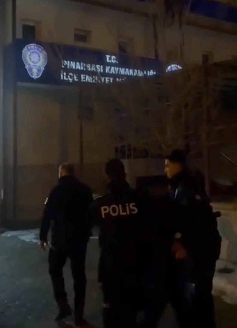 kayseride kesinlesmis hapis cezasiyla aranan 3 sahis yakalandi 1 PRfEsjyw