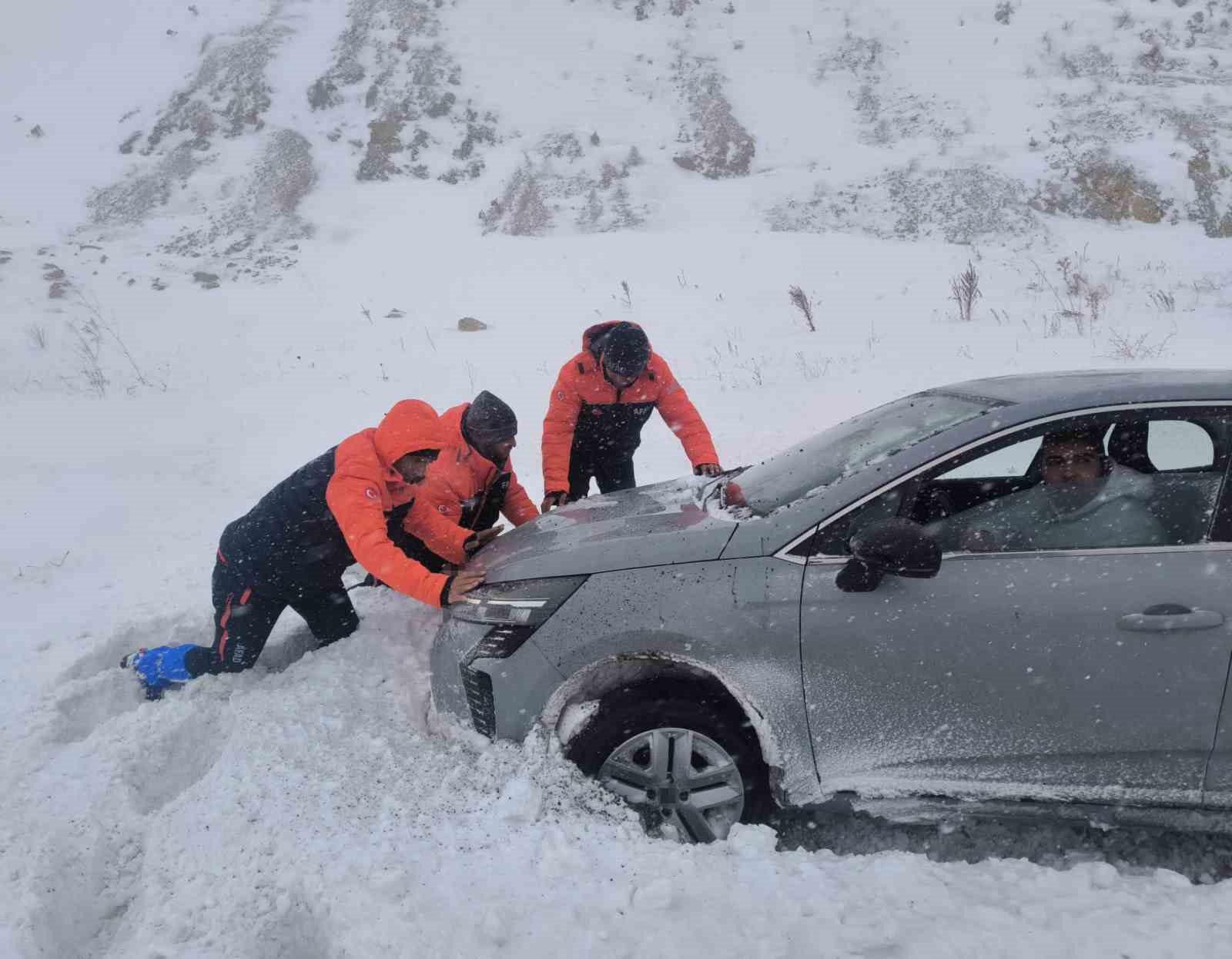 kayseride mahsur kalan 117 kisi kurtarildi 0 tRDdJIKq