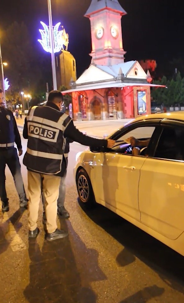 kayseride narko asayis uygulamasi aranan 92 kisi yakalandi 1 d34p6Lub