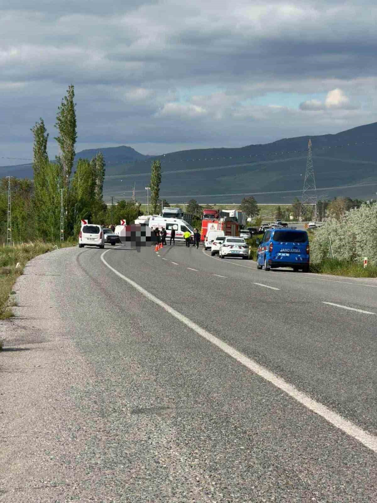 kayseride otomobil ile hafif ticari arac carpisti 1 olu 2 yarali 1 UJhUbrPU