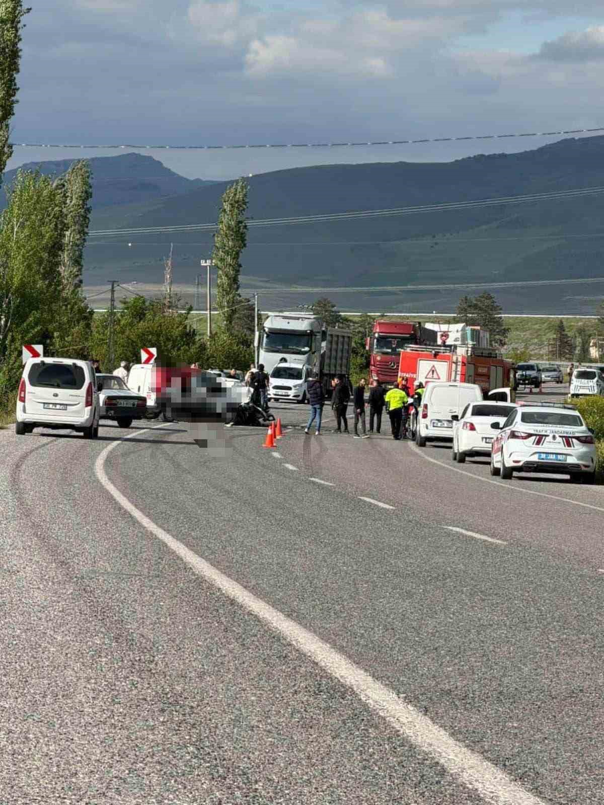 kayseride otomobil ile hafif ticari arac carpisti 1 olu 2 yarali 3 zdEfhya4
