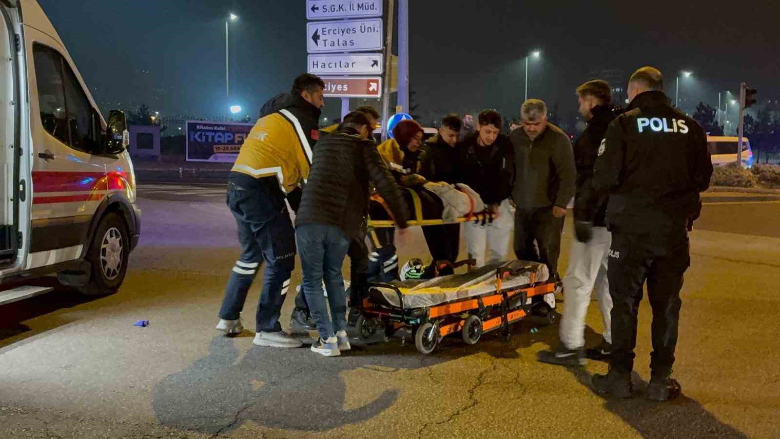 Kayseri’de otomobille motosiklete çarpıştı: 1 ağır yaralı 7 kayseride otomobille motosiklete carpisti 1 agir yarali 3 wRdhTsPC