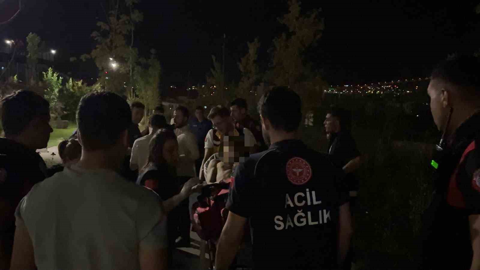 Kayseri’de parkta bıçaklı kavga: 1’i ağır, 3 yaralı 5 kayseride parkta bicakli kavga 1i agir 3 yarali 1 QSXnPjy9