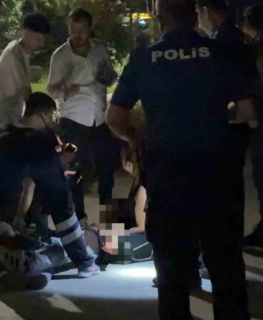 kayseride-parkta-bicakli-kavga-1i-agir-3-yarali-wnGxRkgp.jpg