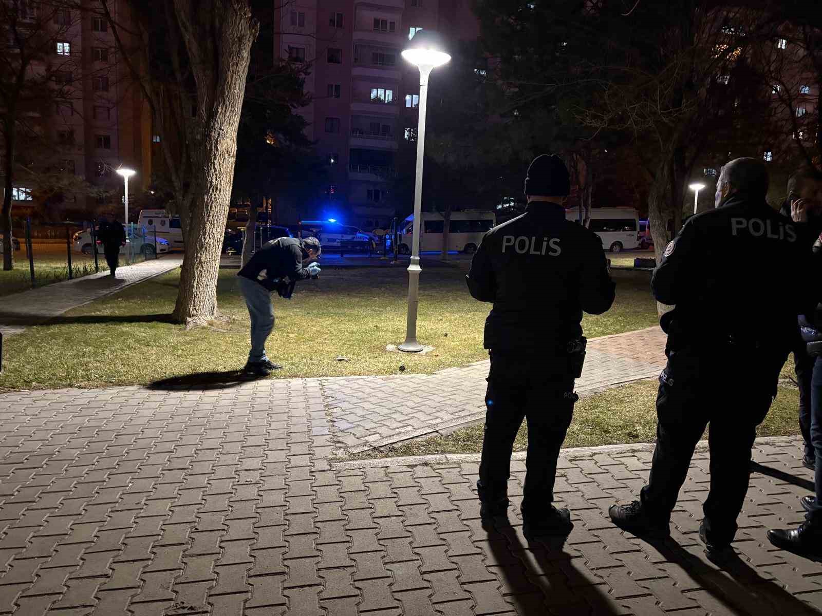 Kayseri’de parkta tüfekli kavga: 1 yaralı 5 kayseride parkta tufekli kavga 1 yarali 1 MmGpMekb