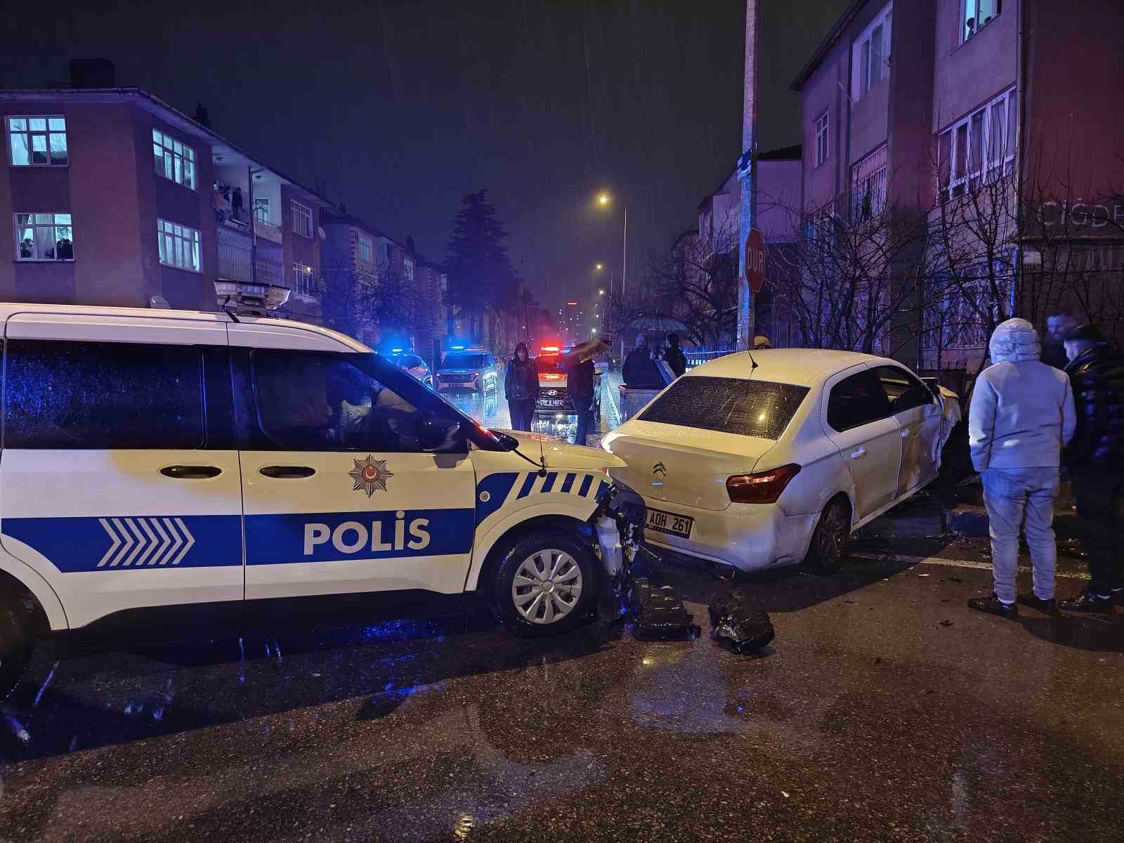 kayseride polis araci ile otomobil carpisti 1 yarali 1 4yPTJbjW
