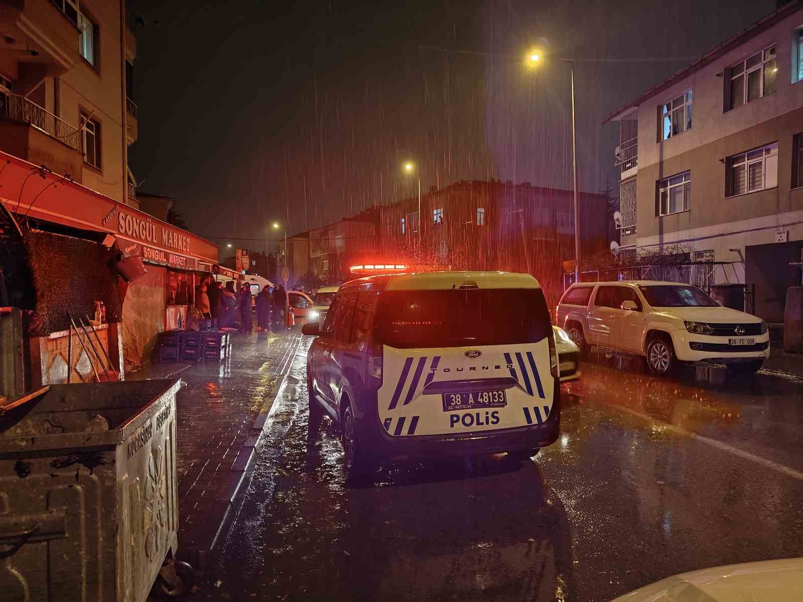 kayseride polis araci ile otomobil carpisti 1 yarali 3 1aqn8his