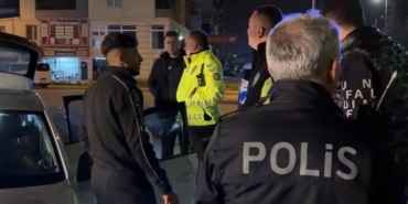 kayseride-polisin-durdurdugu-alkollu-surucu-40-bin-tl-cezayi-mutlulukla-karsiladi-nfegc8Kt.jpg