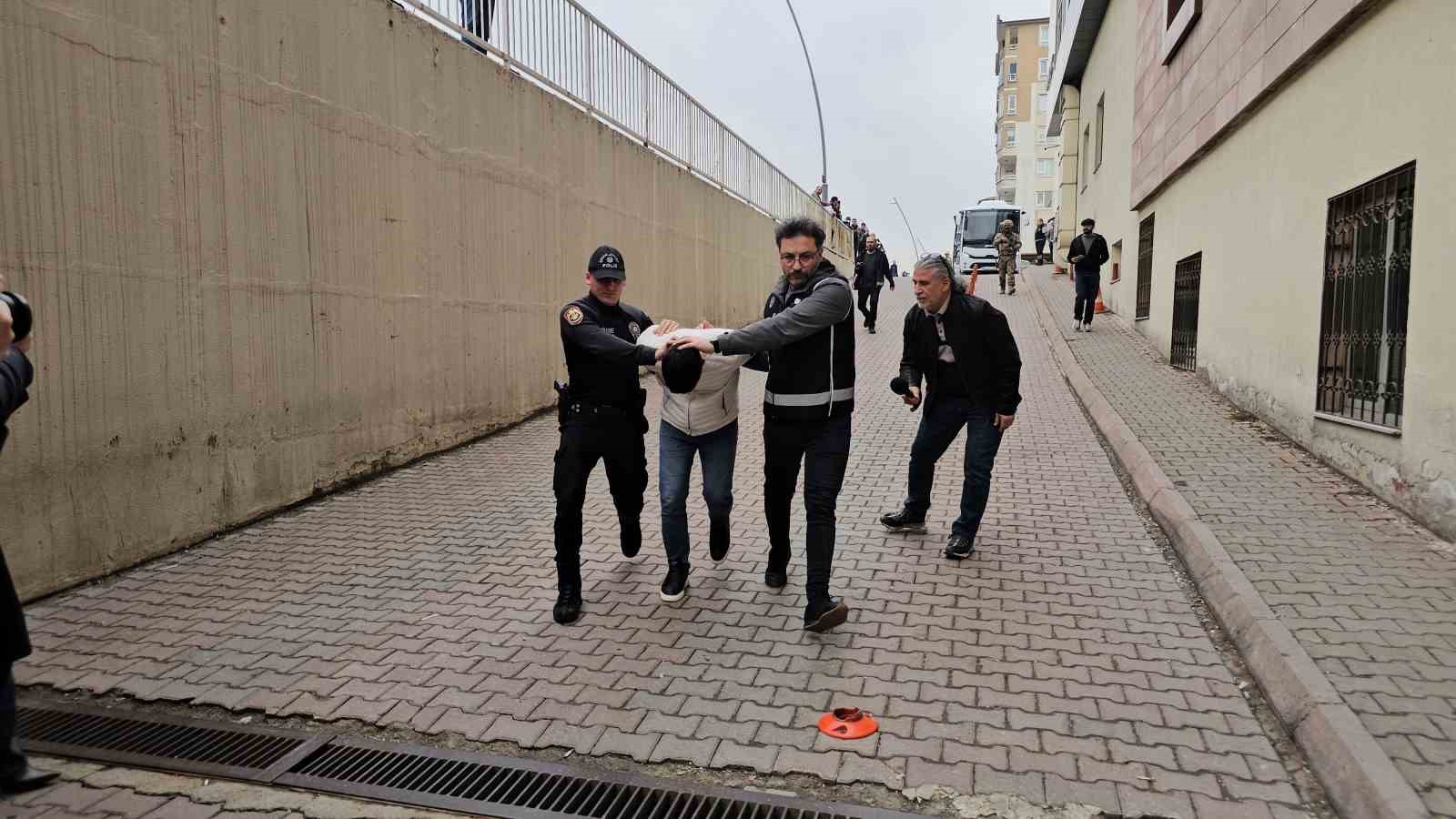 kayseride suc orgutune yonelik operasyonda 5 tutuklama 2 6RBvuQUK