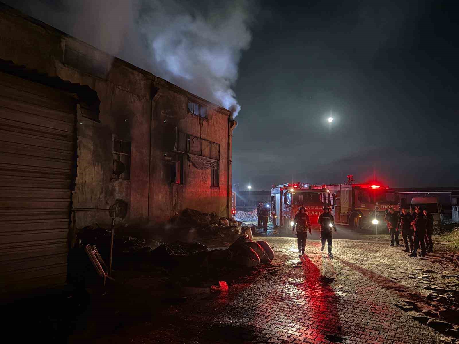 kayseride sunger fabrikasinda yangin 5 JRbkLjiM