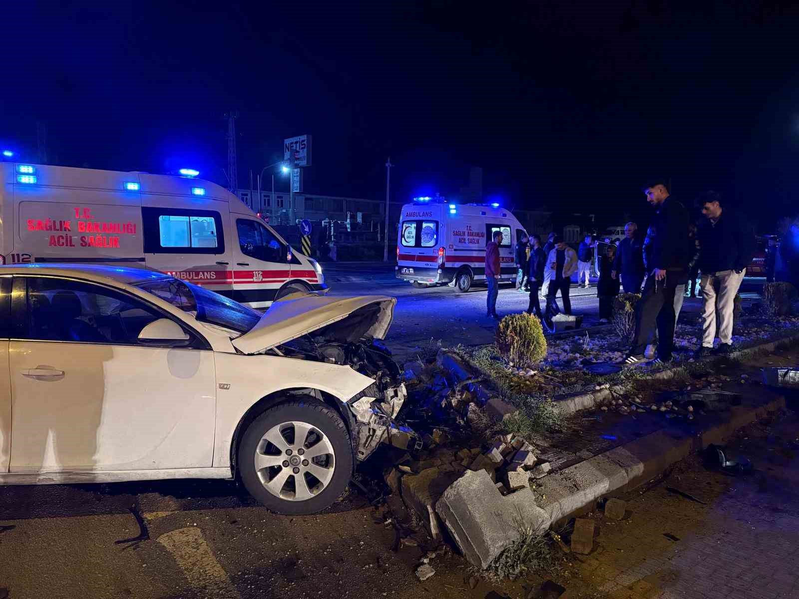 kayseride suv arac ile otomobil carpisti 3u agir 4 yarali 2 dfEFB3kS