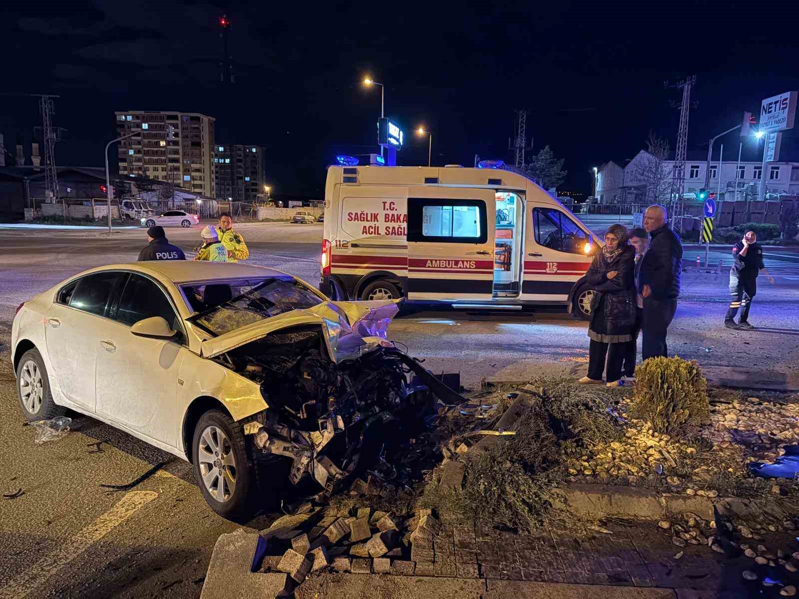 kayseride suv arac ile otomobil carpisti 3u agir 4 yarali 3 QtMv8gcg