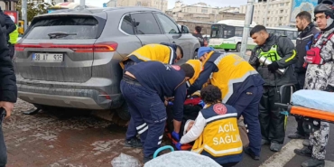 kayseride-suv-arac-yayalarin-arasina-daldi-5-yarali-sCLhX9Ct.jpg
