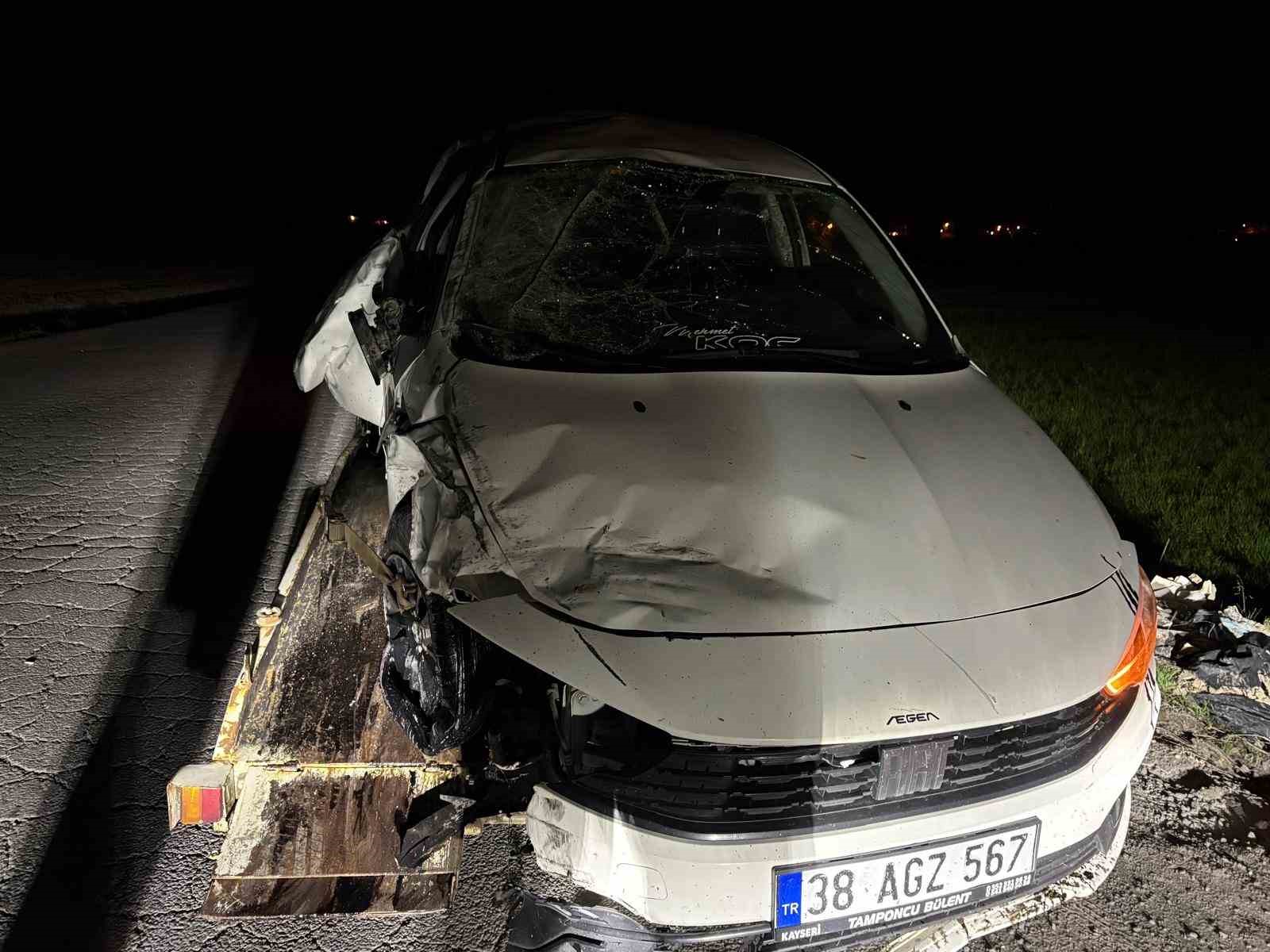 kayseride takla atan otomobilde anne ve oglu yaralandi 3 GjVgySqn