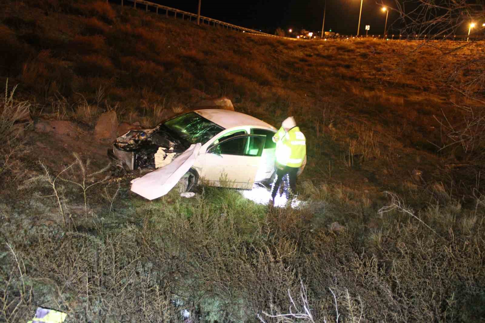 kayseride ucuruma dusen otomobilin surucusu yaralandi 2 y9ZkbmKS