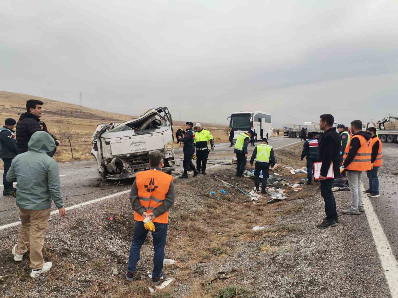 kayseride zincirleme kaza olu ve yaralilar var 0 4OCtn8HE