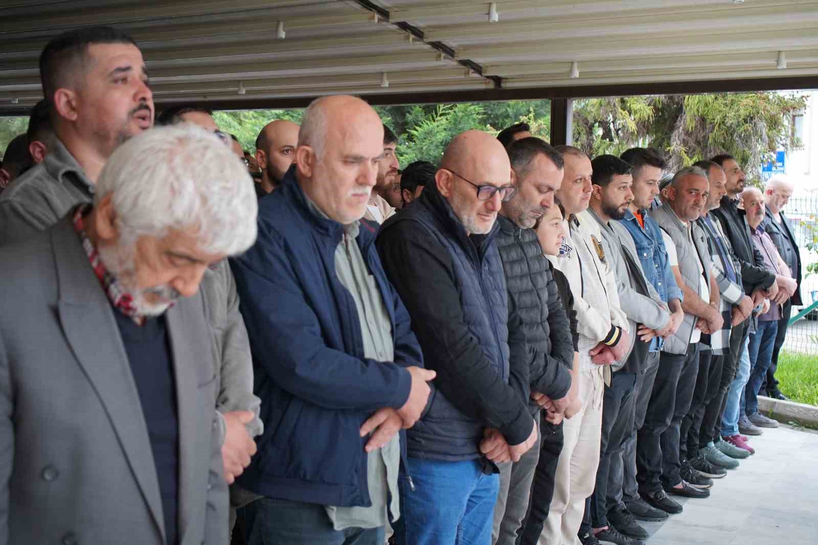 kayserideki feci kazada hayatini kaybeden intern doktor sakaryada defnedildi 2 RqepGu1K