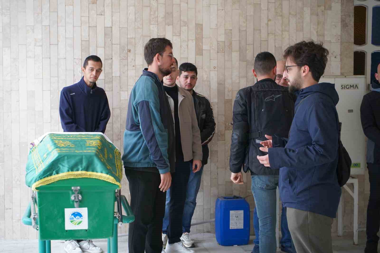 kayserideki feci kazada hayatini kaybeden intern doktor sakaryada defnedildi 3 ukuCLgaz