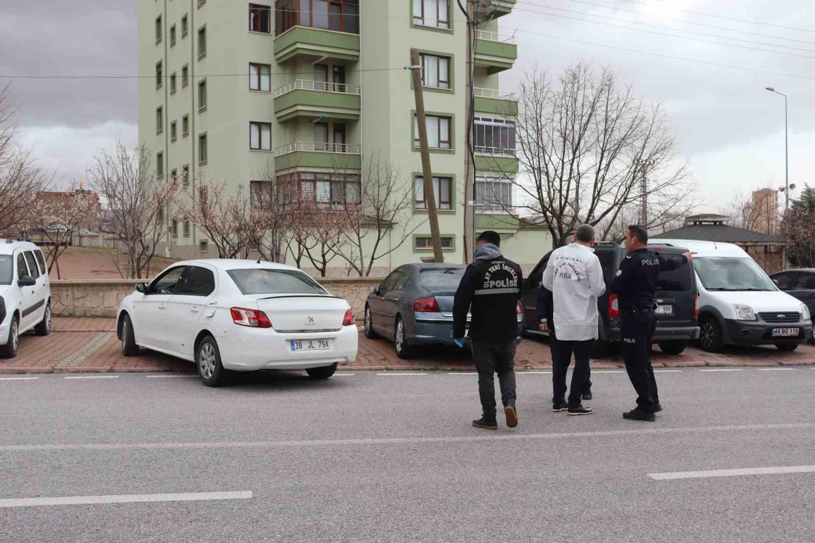 kayserideki kavgada araclar kursunlandi 1 nH1miw2G