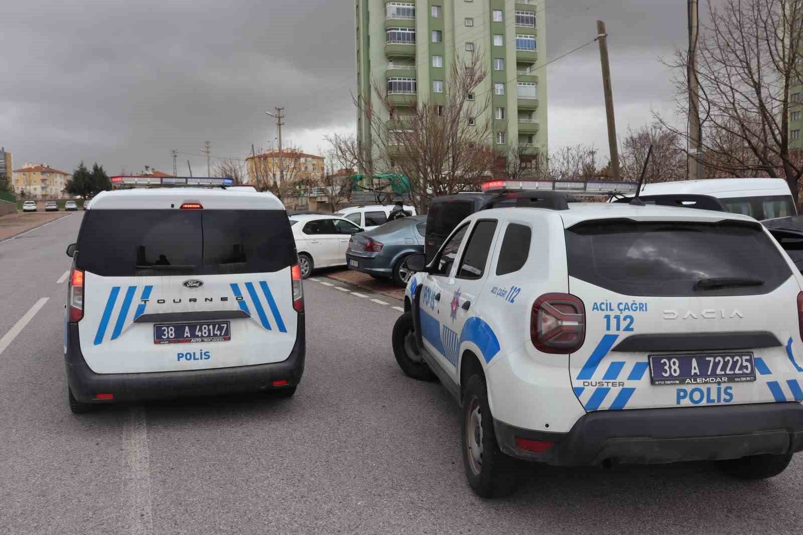 kayserideki kavgada araclar kursunlandi 2 akQjOAjY
