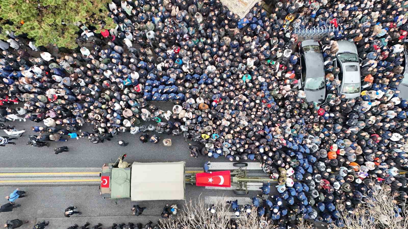 Kayserili binler, şehidini uğurladı 9 kayserili binler sehidini ugurladi 5 XnIi1miY