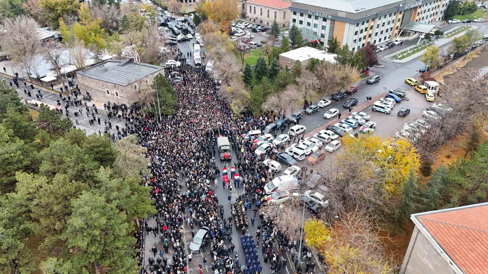 Kayserili binler, şehidini uğurladı 10 kayserili binler sehidini ugurladi 6 HE5ha36P