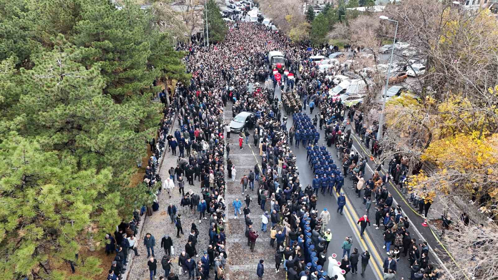Kayserili binler, şehidini uğurladı 11 kayserili binler sehidini ugurladi 7