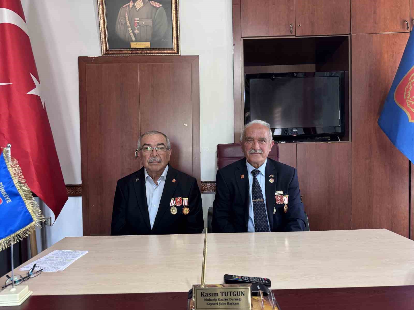 Kayserili Kıbrıs Gazisi: "Ölümü aklımıza bile getirmedik, eğlenceye gider gibiydik" 4 kayserili kibris gazisi olumu aklimiza bile getirmedik eglenceye gider gibiydik 0 RV5ckbzP