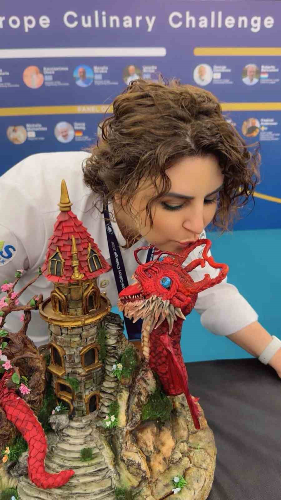 kayserili pasta sefi yunanistanda turk bayragini dalgalandirdi 7