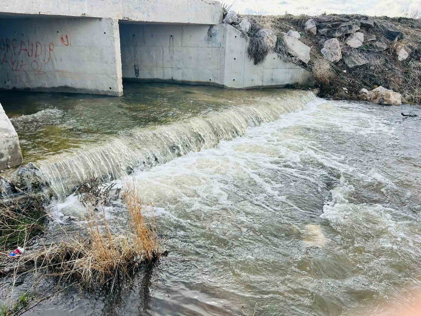 kayserinin bir ilcesinde baharin habercisi dere sulari akmaya basladi 1 I9AfjZjY